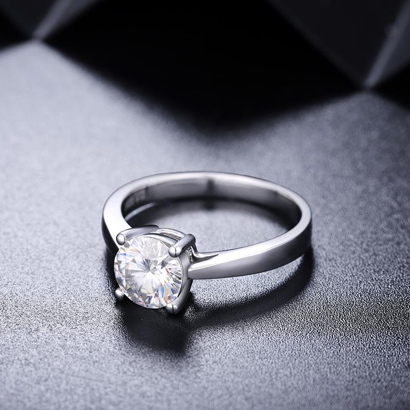 1.00ct Classic Round Cut Moissanite Engagement Ring, Available in White Gold or Platinum