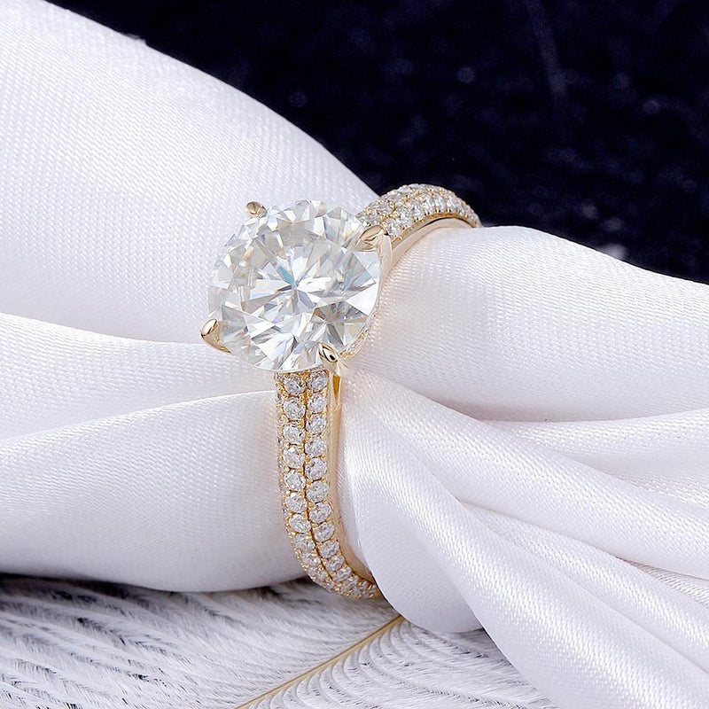 4.00ct Round Cut Moissanite, Classic Engagement Ring, 14Kt 585 Yellow Gold