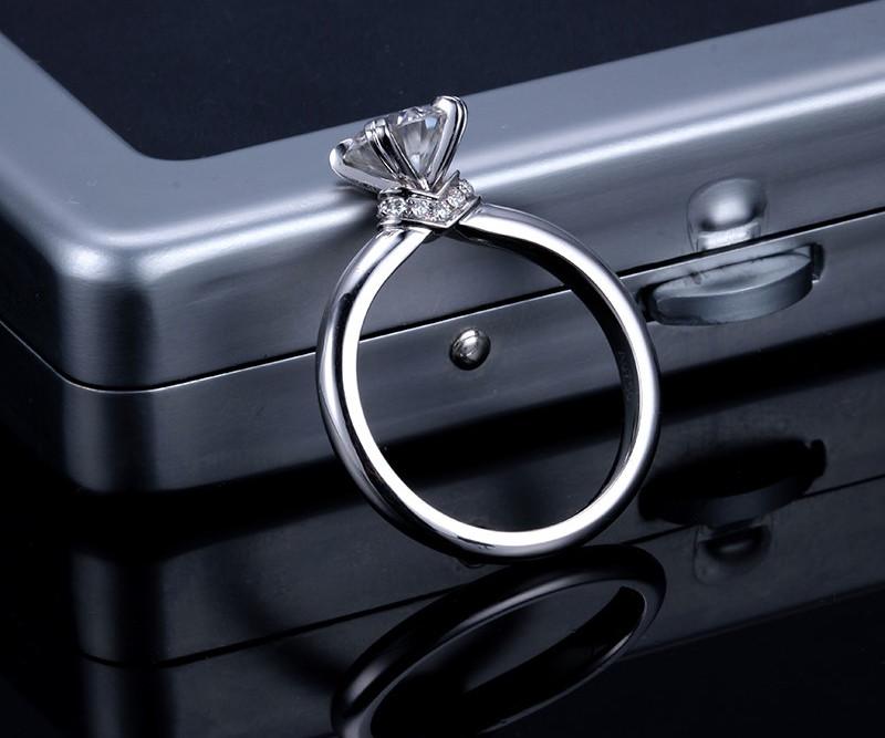 1.00ct Classic Round Cut Moissanite Engagement Ring, Available in White Gold or Platinum