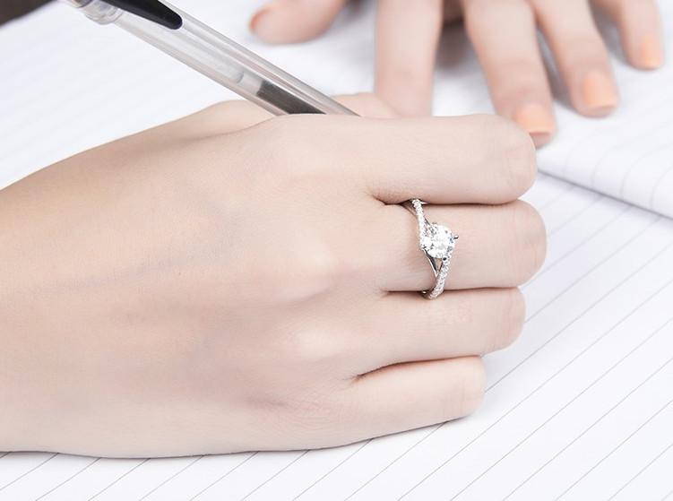 1.00ct Classic Round Cut Twist Moissanite Engagement Ring, Available in White Gold or Platinum