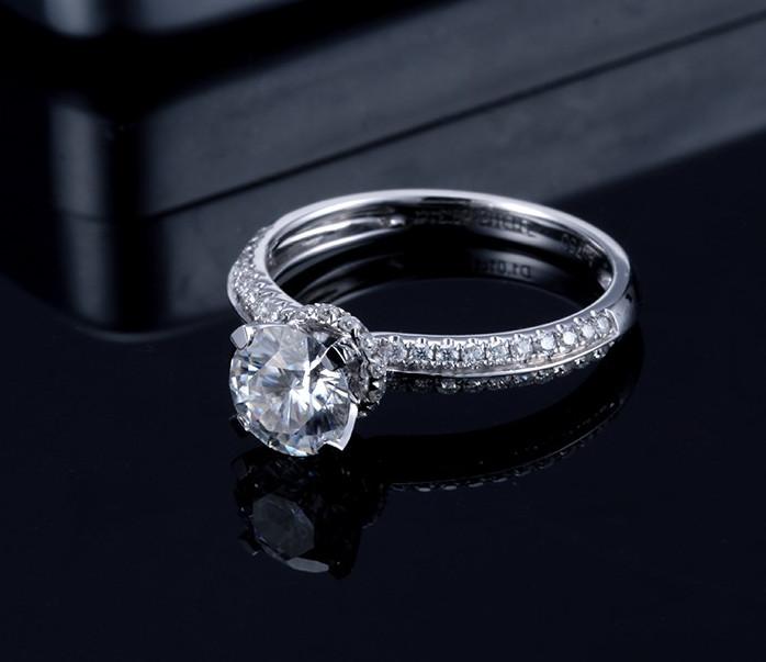 1.00ct Classic Round Cut Moissanite Engagement Ring, Available in White Gold or Platinum