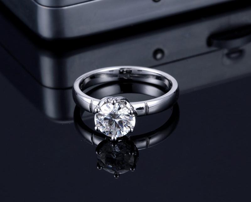 1.00ct Classic Round Cut Moissanite Engagement Ring, Available in White Gold or Platinum